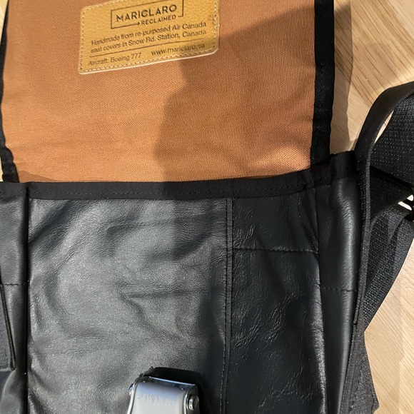 MariClaro leather recycled mini messenger with aircraft leather/seatbelt - Picture 3 of 3